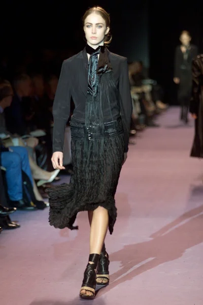 Look 28